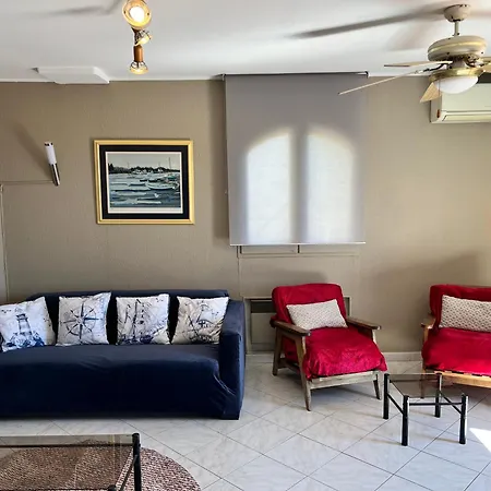 Vue Avec Piscine Et Jardin Arbore * Coggia