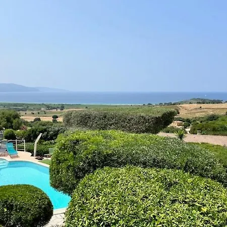 Villa Vue Avec Piscine Et Jardin Arbore *